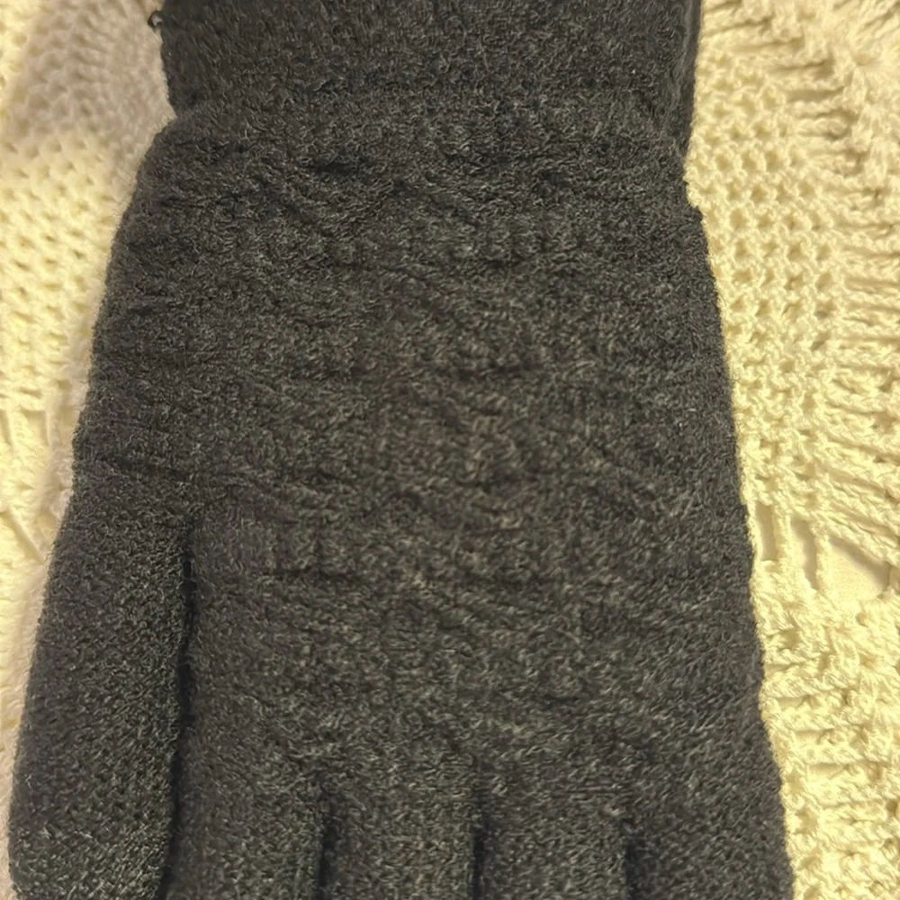 Black Fashion Gloves 90/10 Acrylic Spandex Cozy Plush Faux Fur Lining OS NEW NIP